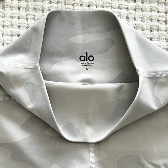 ALO Yoga Bike Shorts - Vapor Camo - Picture 5 of 6